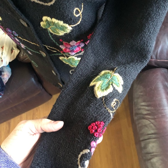 Northern Isles Embroidered Sweater - Picture 5 of 6